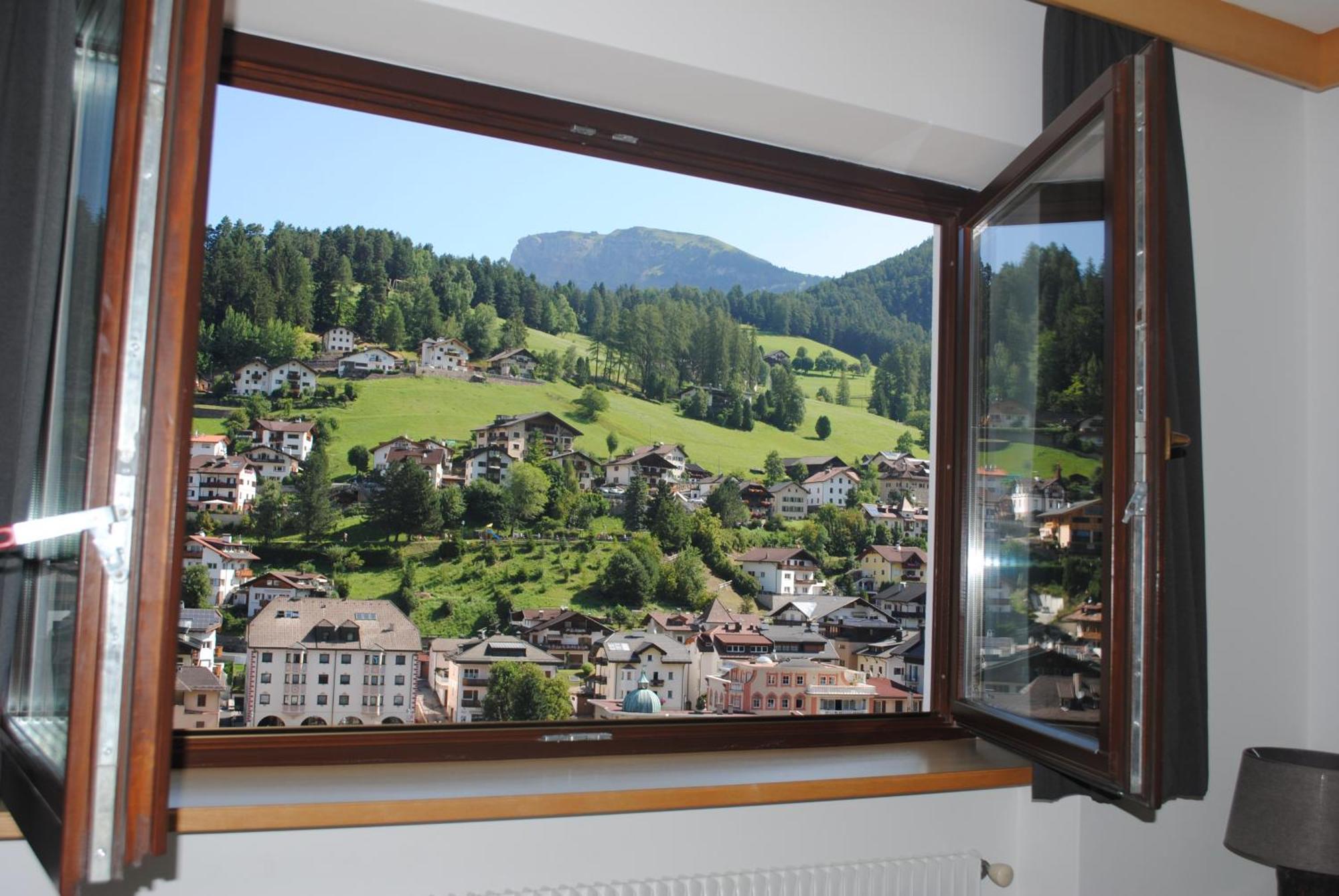 Hotel Garni Walter Ortisei Eksteriør billede