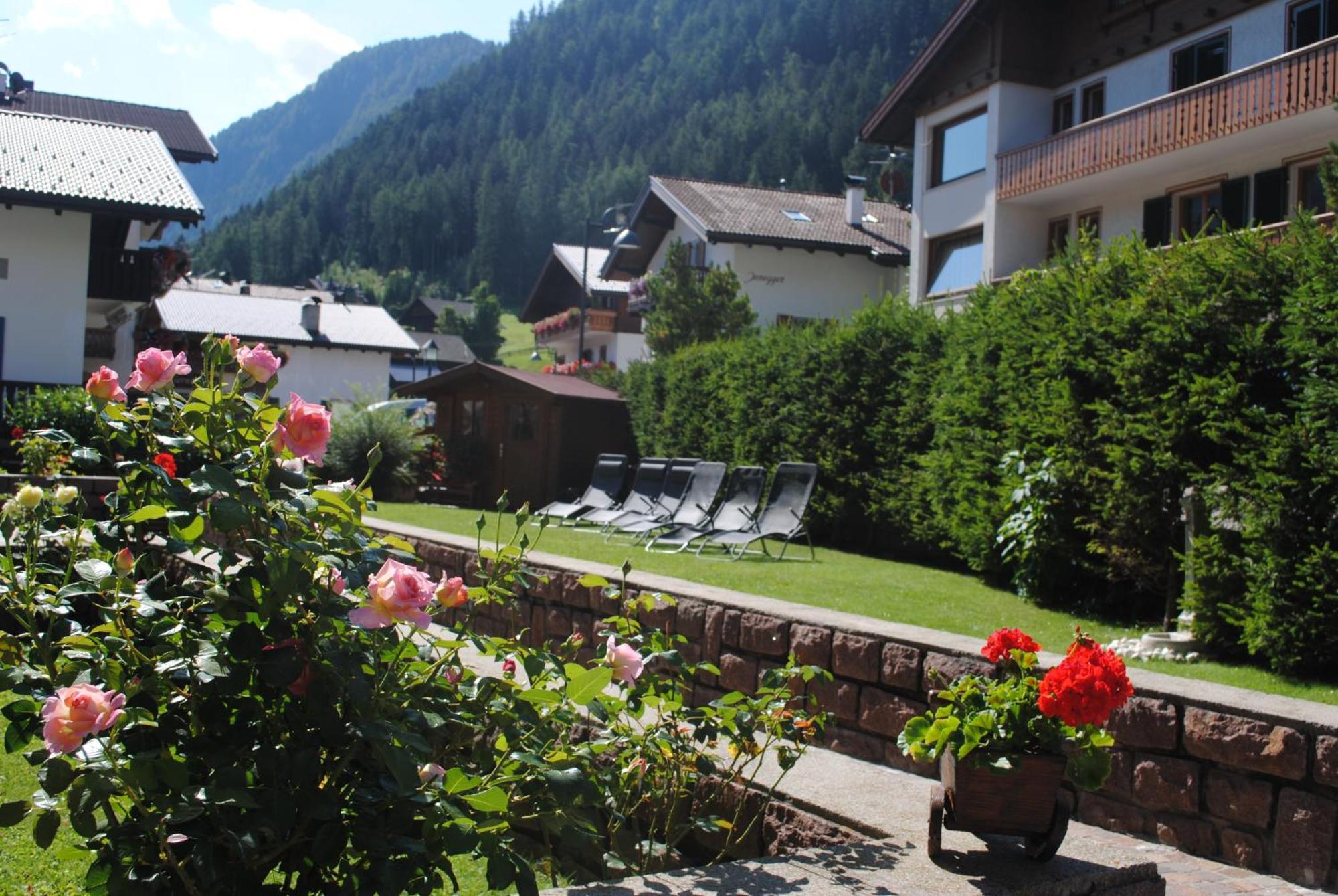 Hotel Garni Walter Ortisei Eksteriør billede